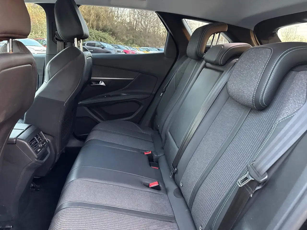 Peugeot 3008 BlueHDI 130 EAT8 S&S Allure Pack 11