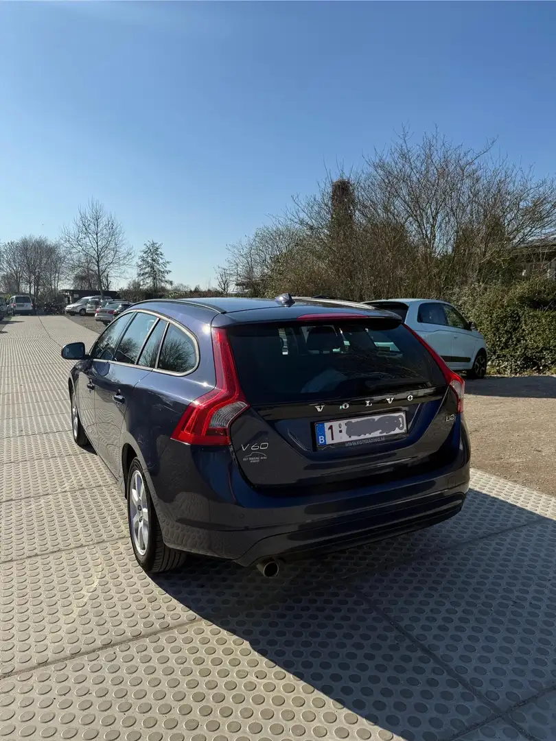 Volvo V60 D2 Momentum - 2
