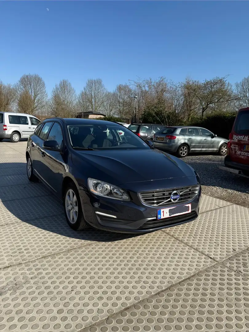 Volvo V60 D2 Momentum - 1