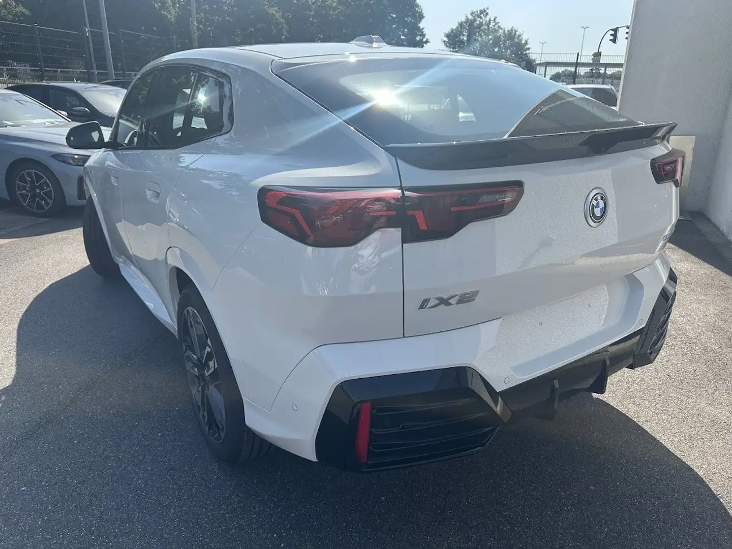 BMW iX2 eDrive20 M Sportpaket || 19Z adapt.LED AHK Alb - 2