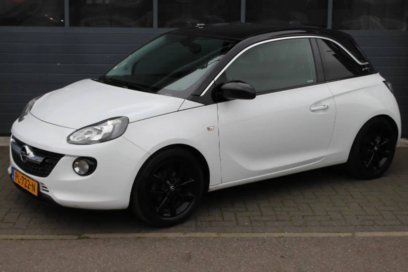 Opel Adam 1.0 Turbo Rocks Pano, Airco,Cruise, Bluetooth Wit - 1