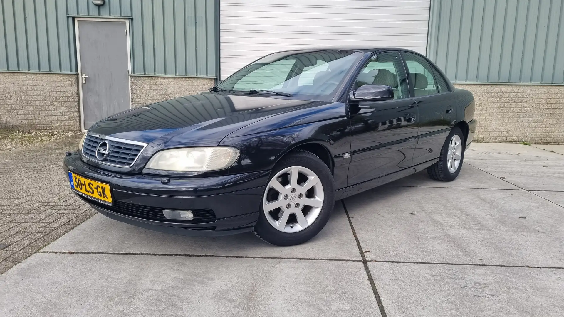 Opel Omega 2.6i V6 Onyx Edition Zwart - 1