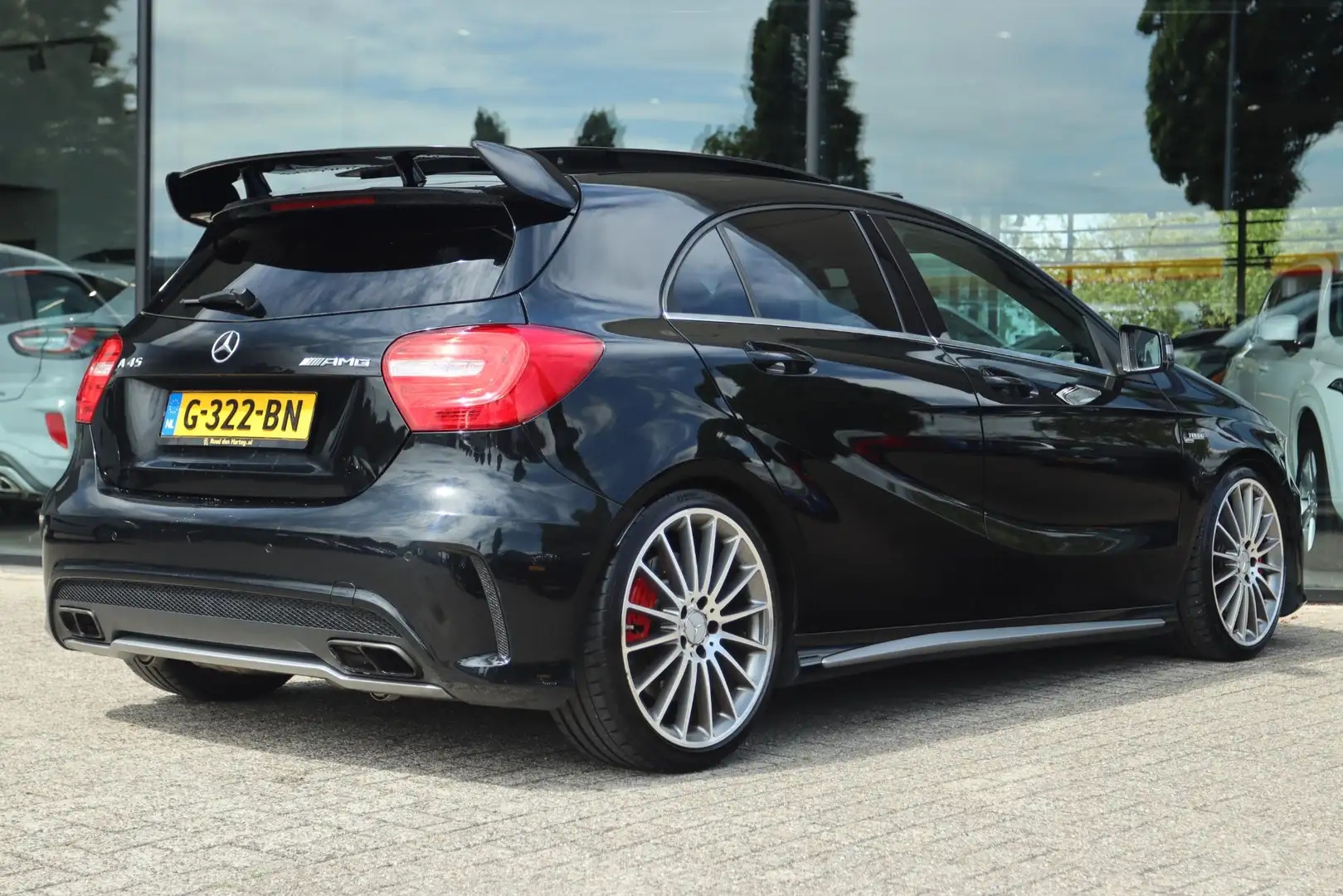 Mercedes-Benz A 45 AMG 4MATIC | PANO | HARMAN/KARDON | STOELVERW. | BI-XE Zwart - 2