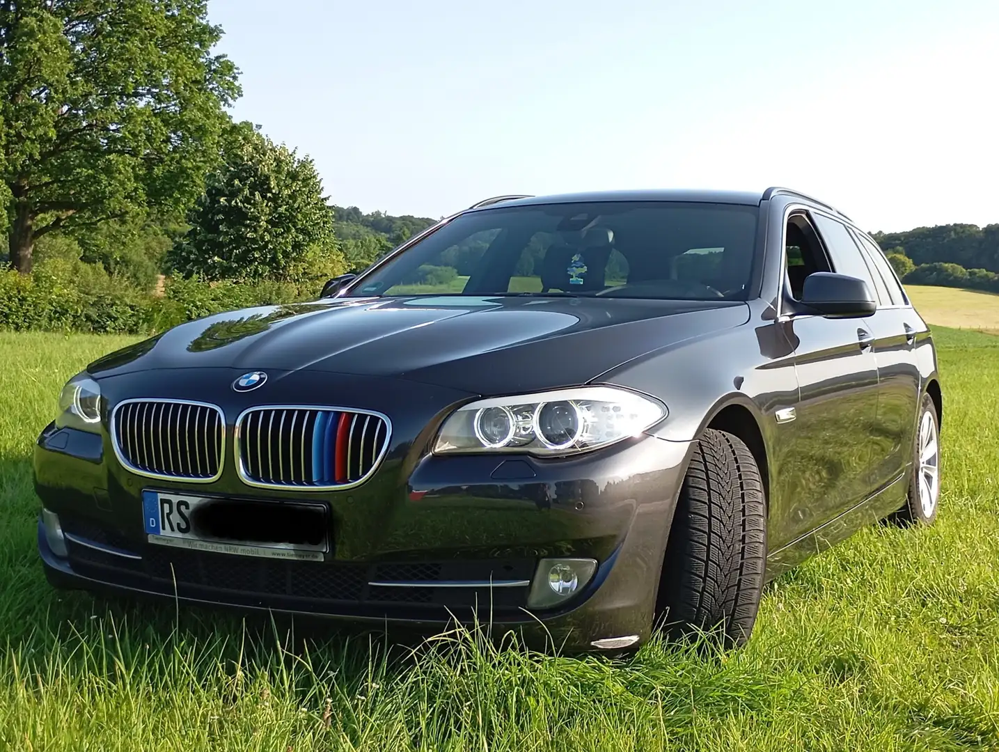 BMW 520 d Unfallfrei Vollausstattung Rückfahrkamera 3.Hand Grau - 2