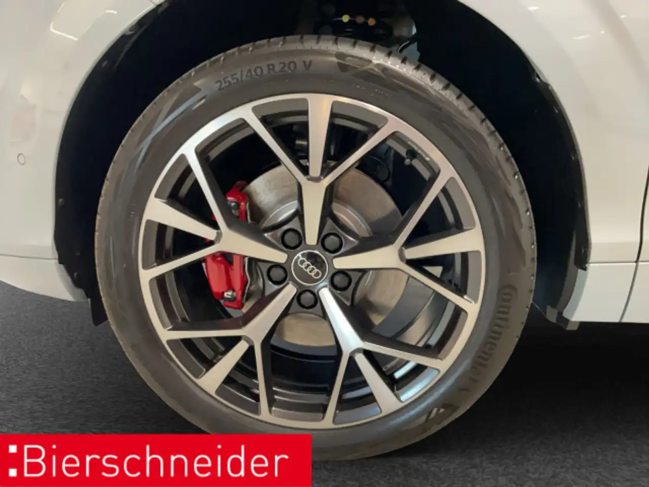 Audi Q3 e-hybrid 2x S Line 20 AHK STDH HuD 9