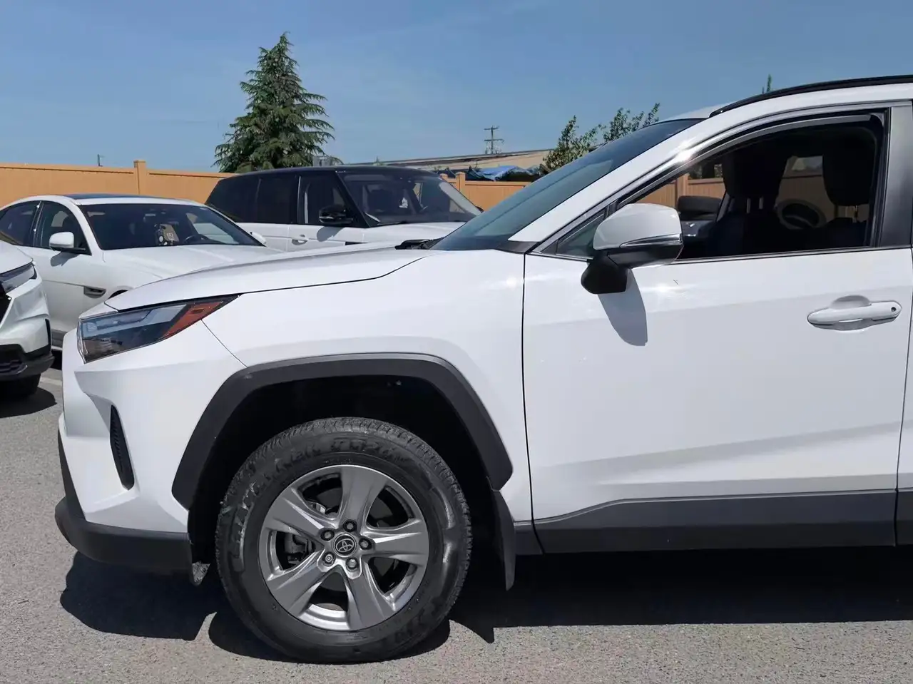 Toyota RAV 4 снимка Toyota RAV 4