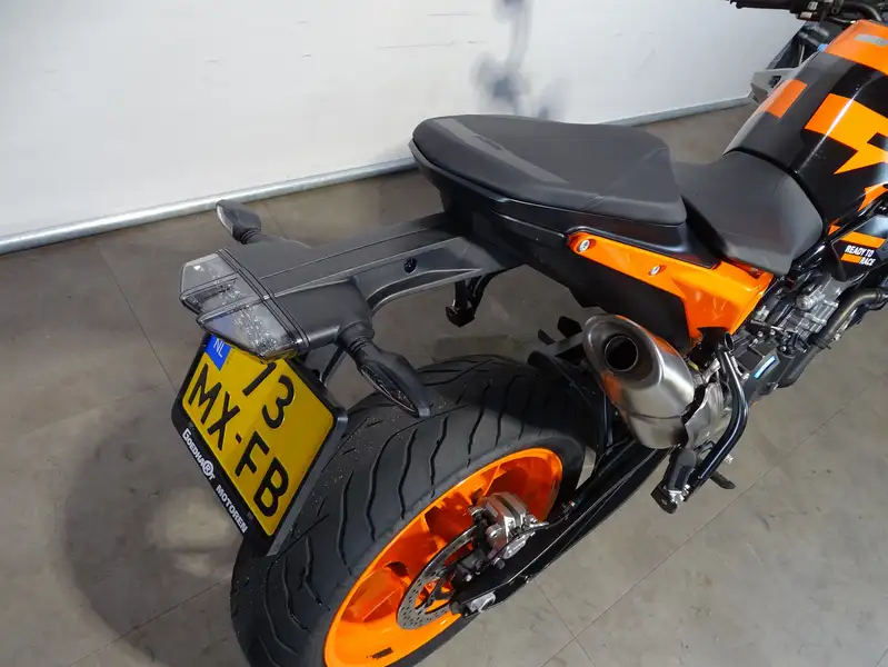 KTM 890 Duke - foto 5