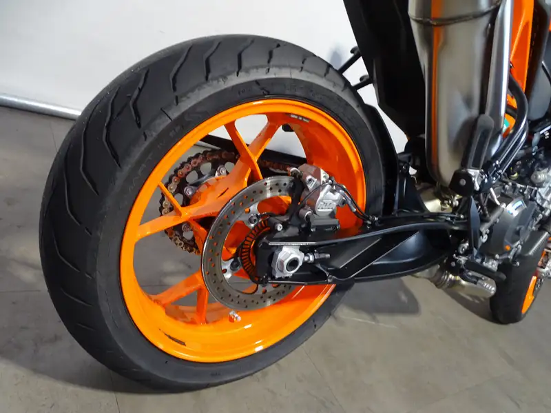 KTM 890 Duke - foto 8