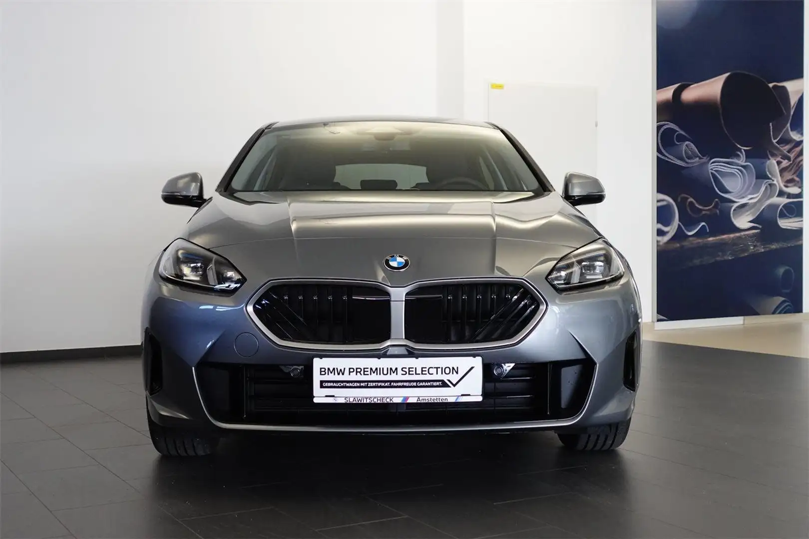 BMW 116 5-Türer F70 Grau - 2