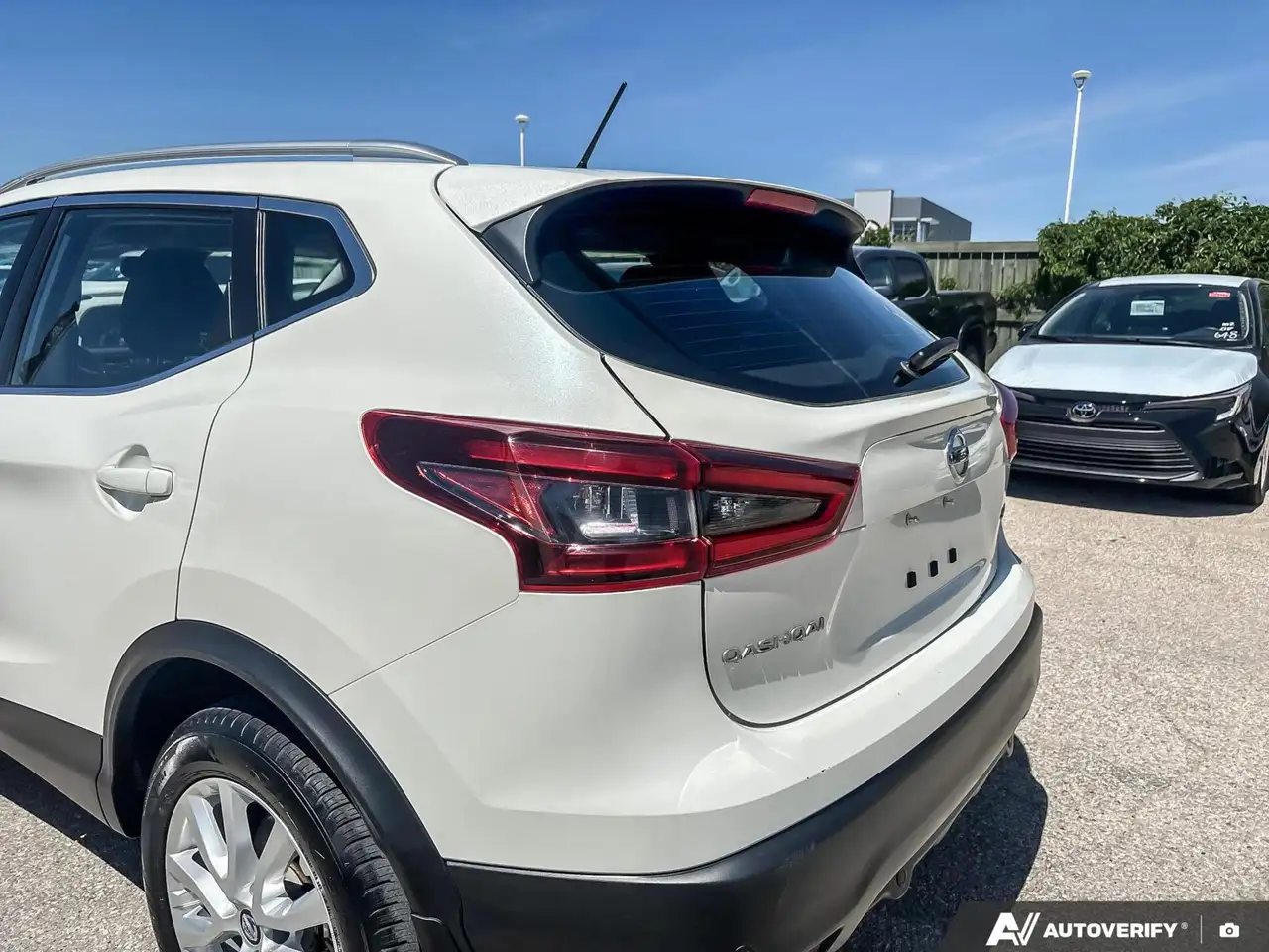 Nissan Qashqai снимка Nissan Qashqai