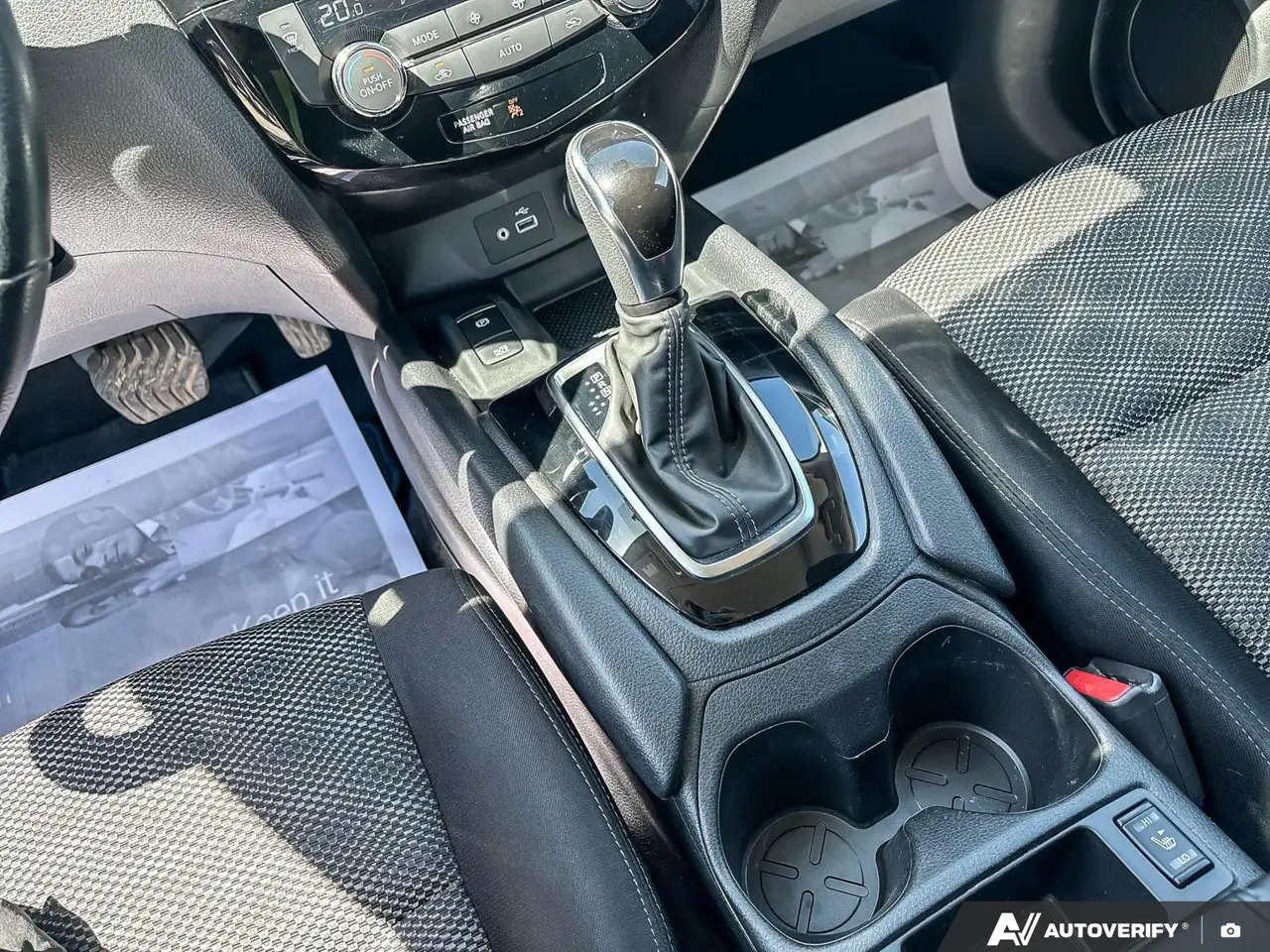 Nissan Qashqai снимка Nissan Qashqai