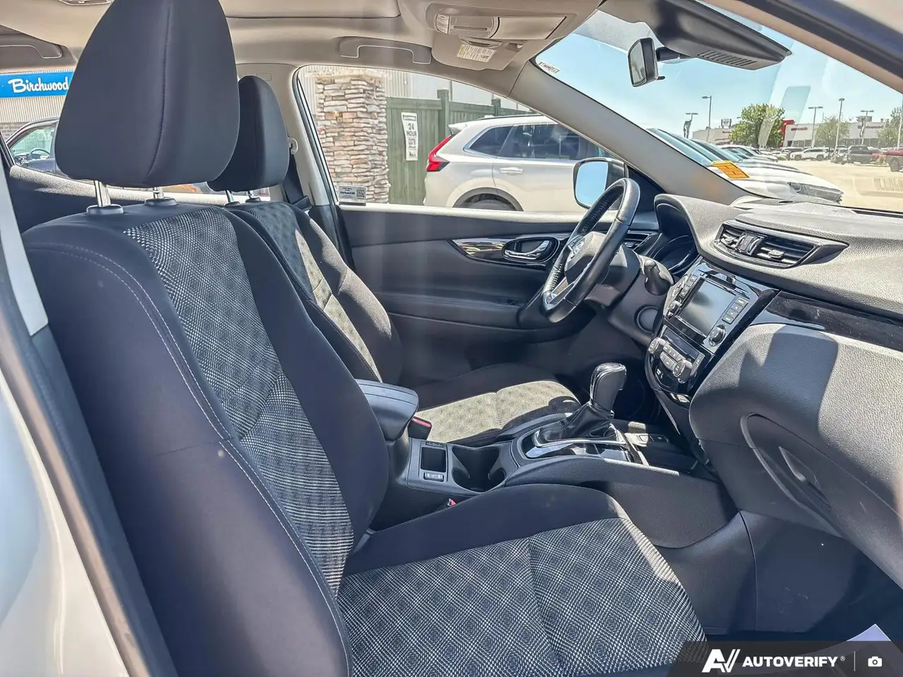 Nissan Qashqai снимка Nissan Qashqai
