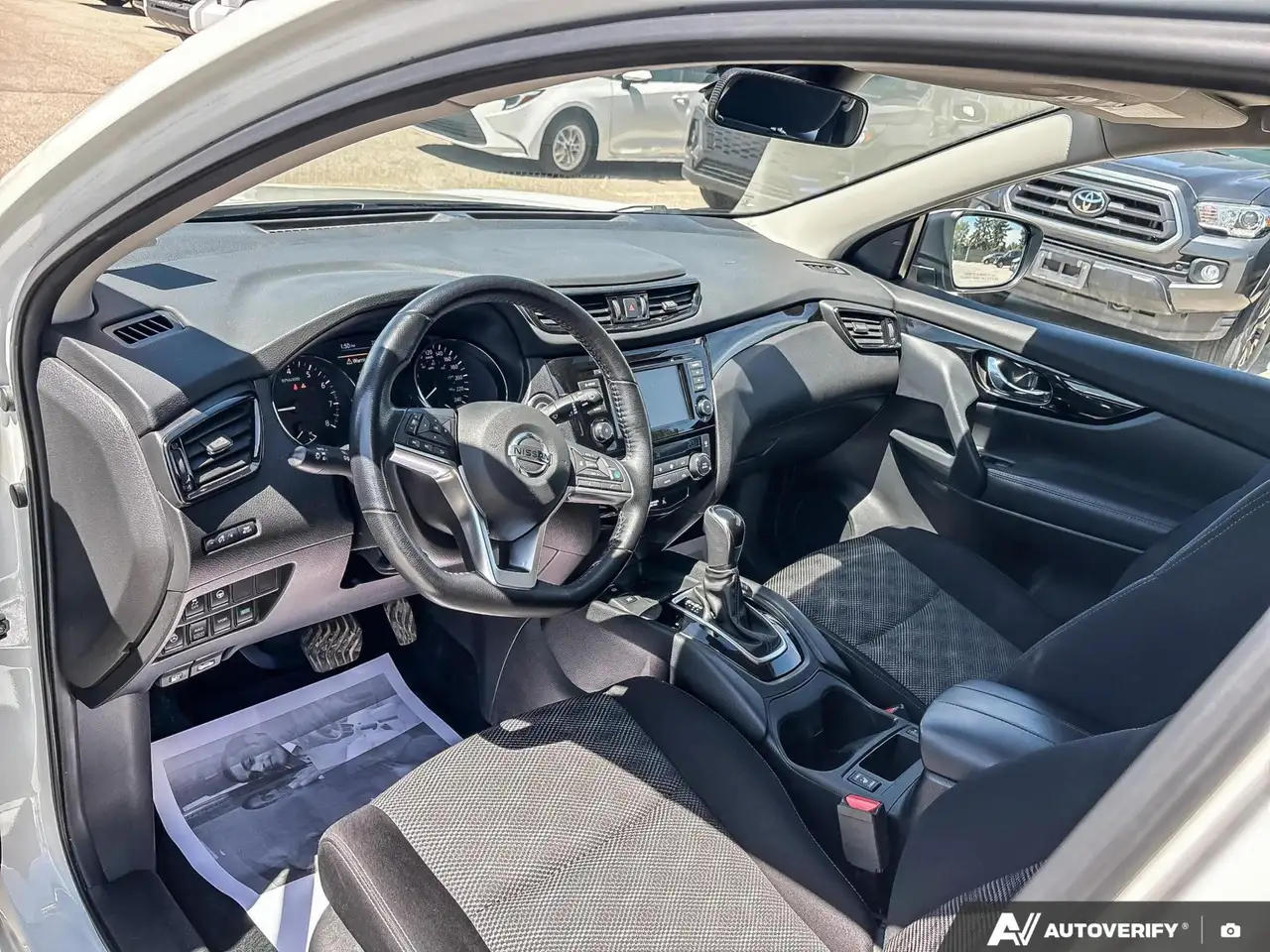 Nissan Qashqai снимка Nissan Qashqai
