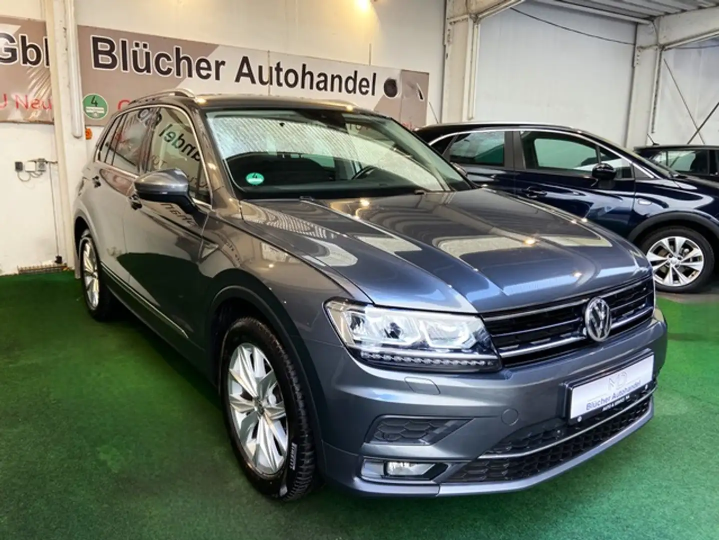 Volkswagen Tiguan Highline Automatik LED Highline BMT/Start-Stopp Grijs - 2