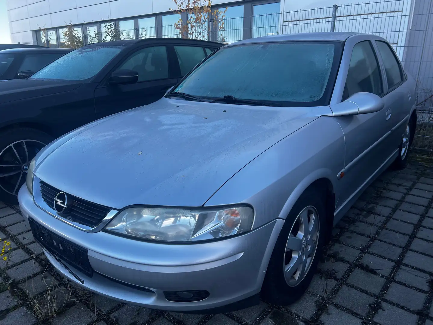 Opel Vectra Vectra 1.6 Edition 2000 Silber - 1