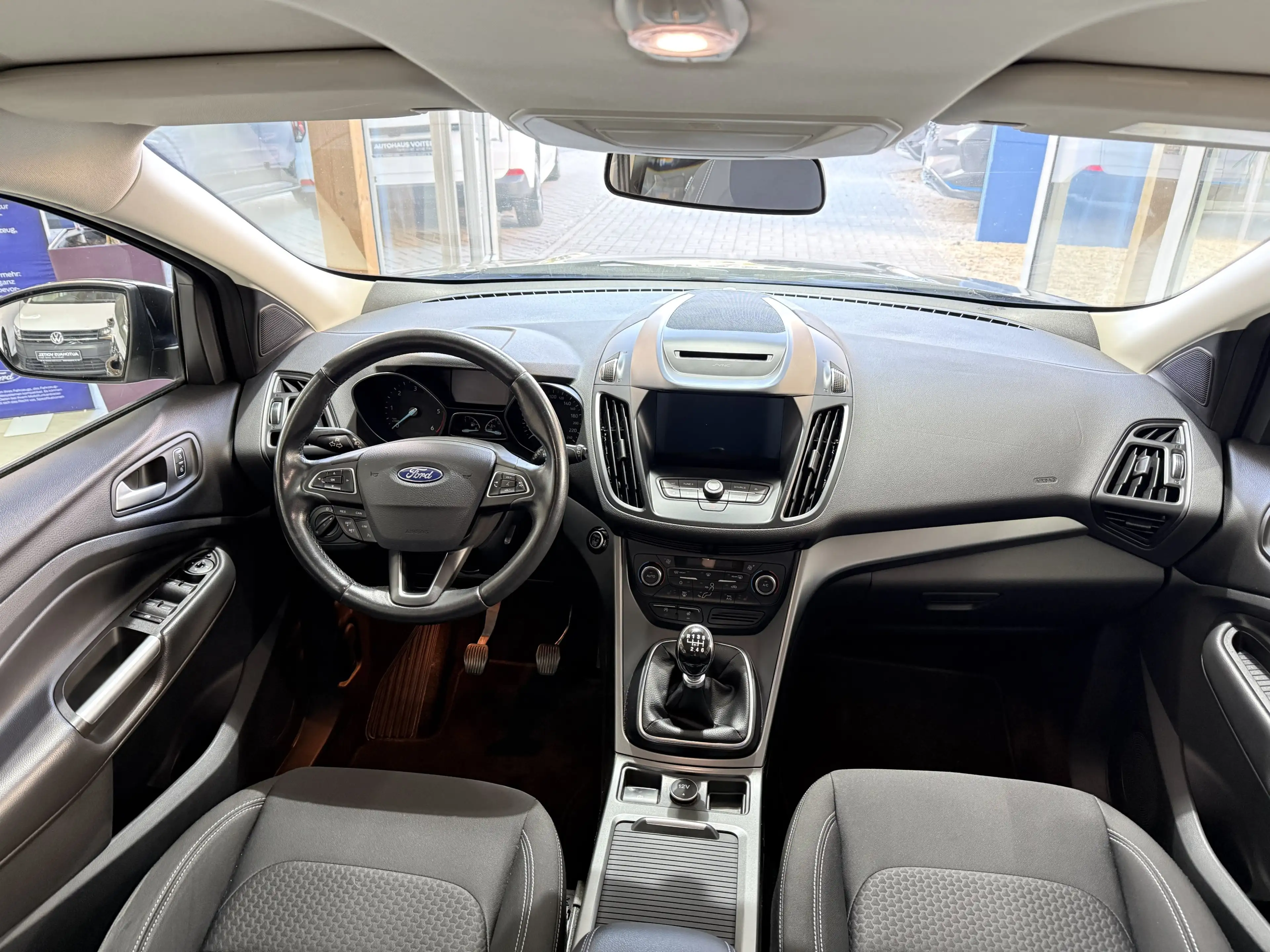 Ford Kuga Cool & Connect 4x4 / AHK / Winter-Paket / Navi — photo 13