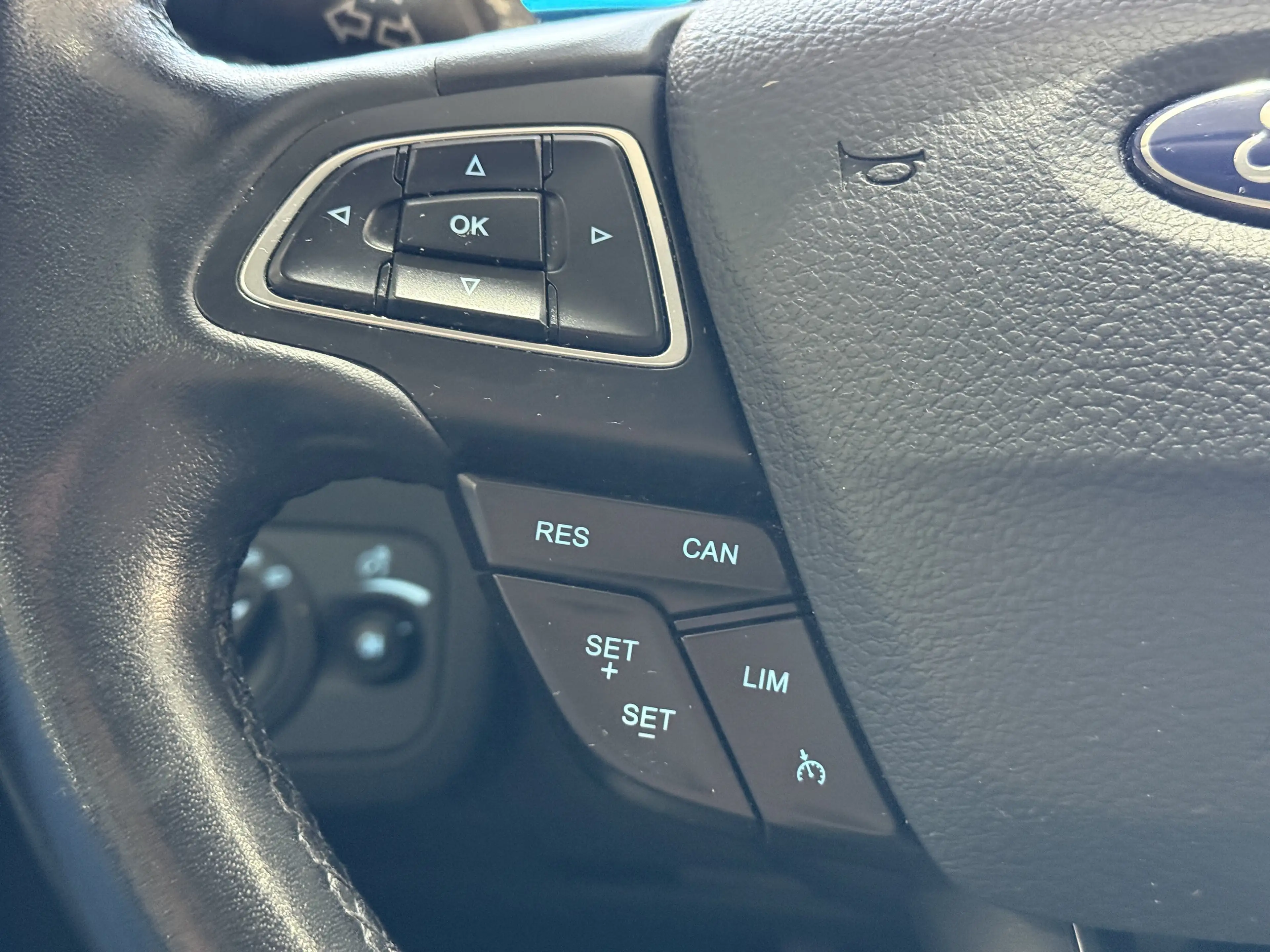 Ford Kuga Cool & Connect 4x4 / AHK / Winter-Paket / Navi — photo 15