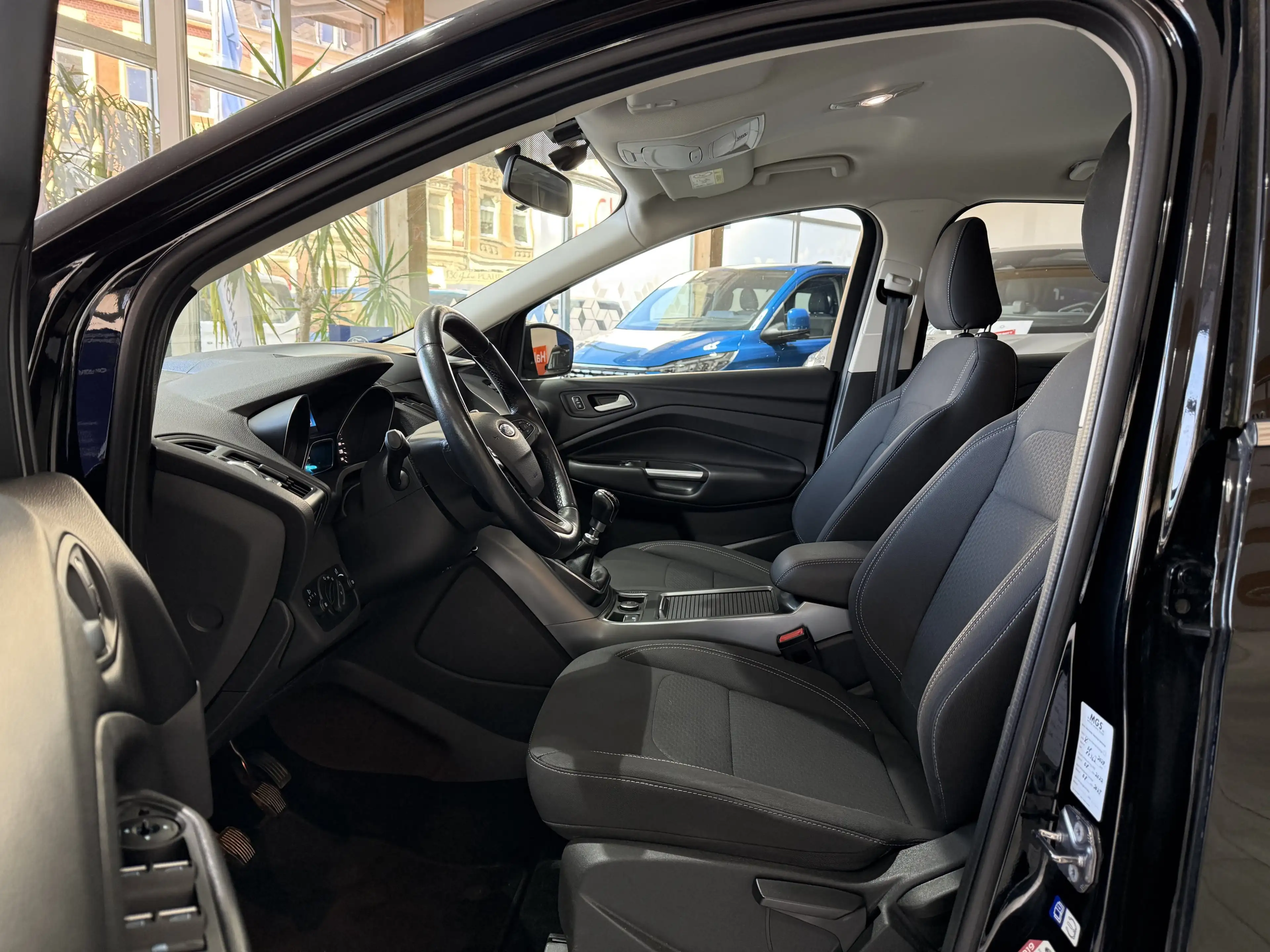 Ford Kuga Cool & Connect 4x4 / AHK / Winter-Paket / Navi — photo 11