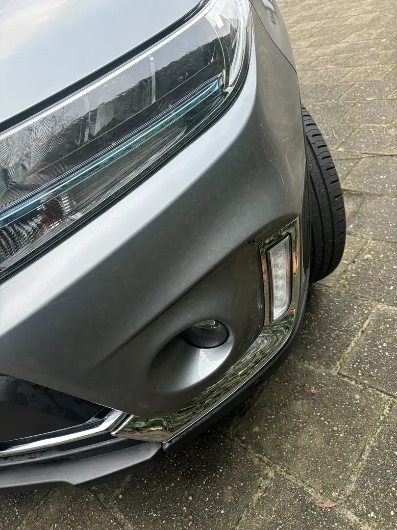 Suzuki Vitara 1.4 B.jet Style SH hybride Pano dak Šedá - 2