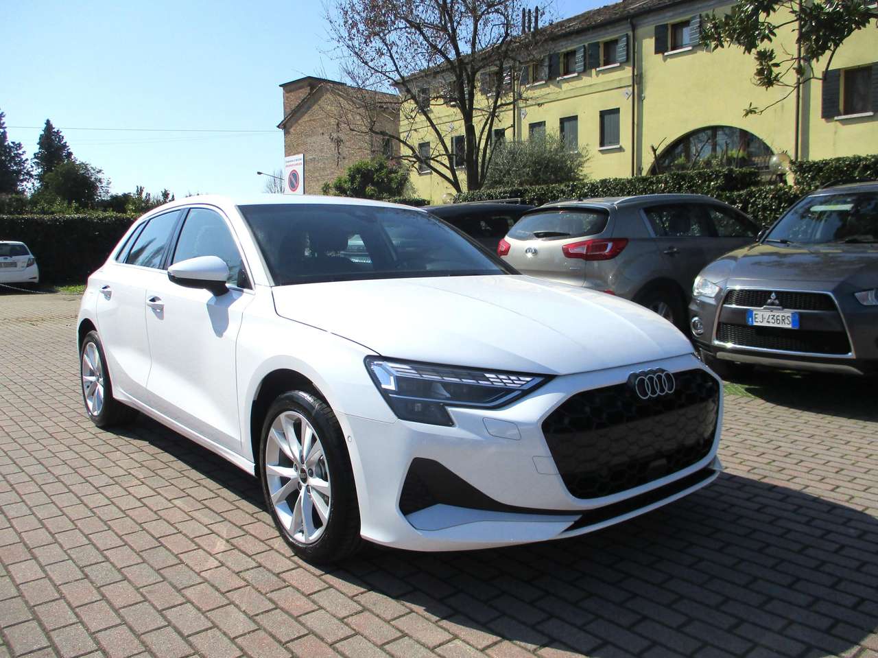 Audi A3 1.5 tfsi mhev Business Advanced 116cv s-tronic - OK Neopatentati