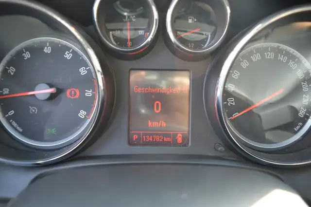 Opel Astra view 15