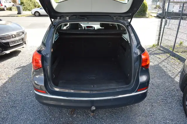 Opel Astra view 12