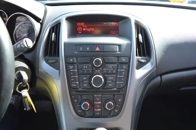 Opel Astra view 16