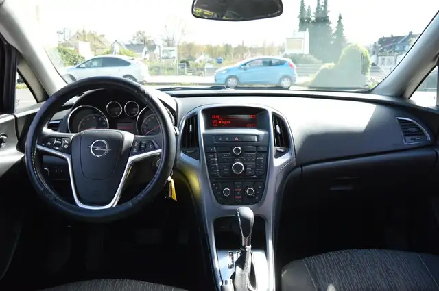 Opel Astra view 13