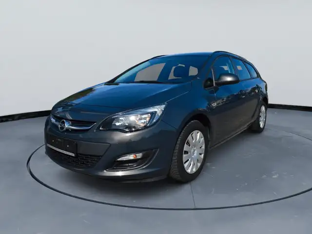 Opel Astra view 5