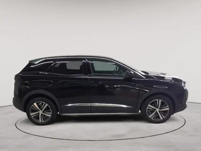 Peugeot 3008 view 3
