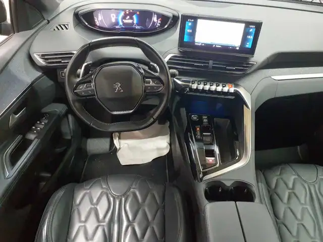Peugeot 3008 view 9