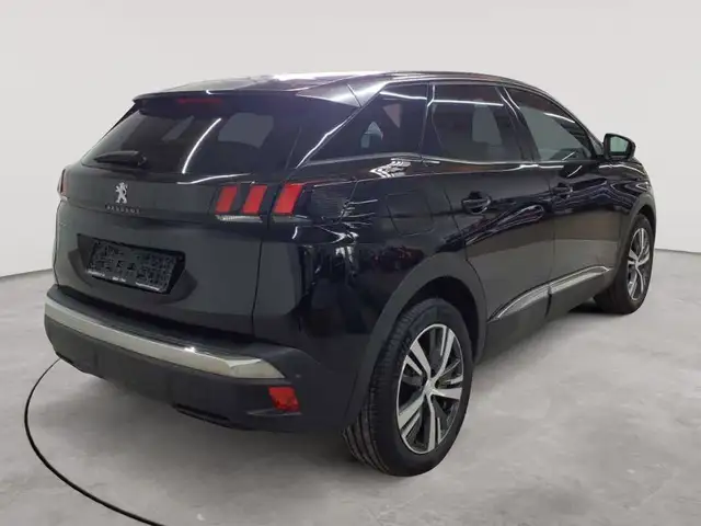 Peugeot 3008 view 4