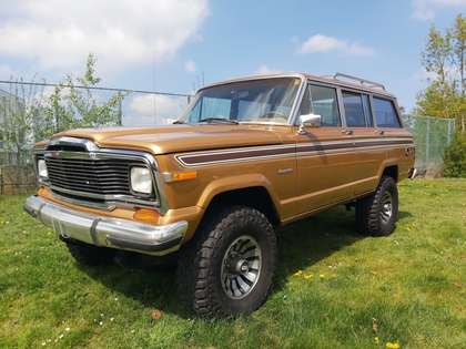 Jeep Wagoneer -