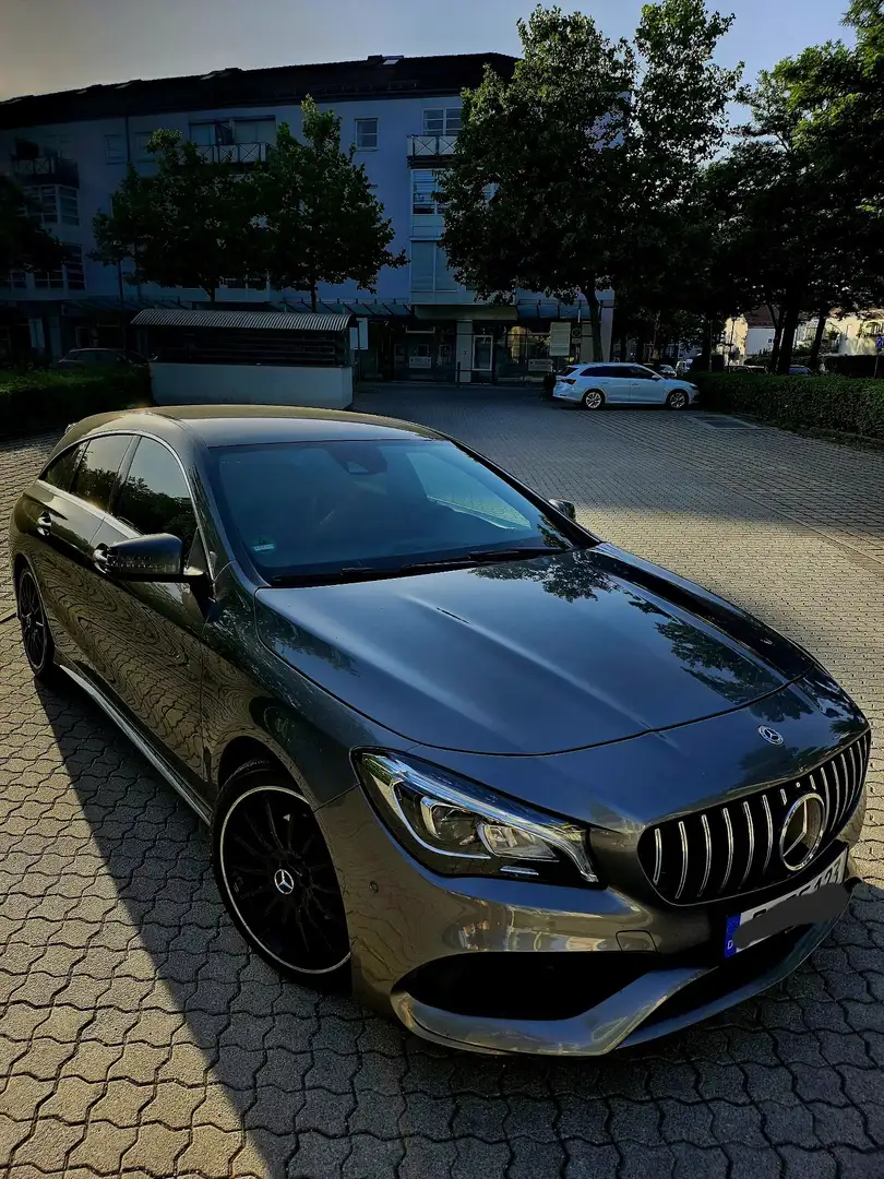 Mercedes-Benz 180 AMG Line Sport - 1