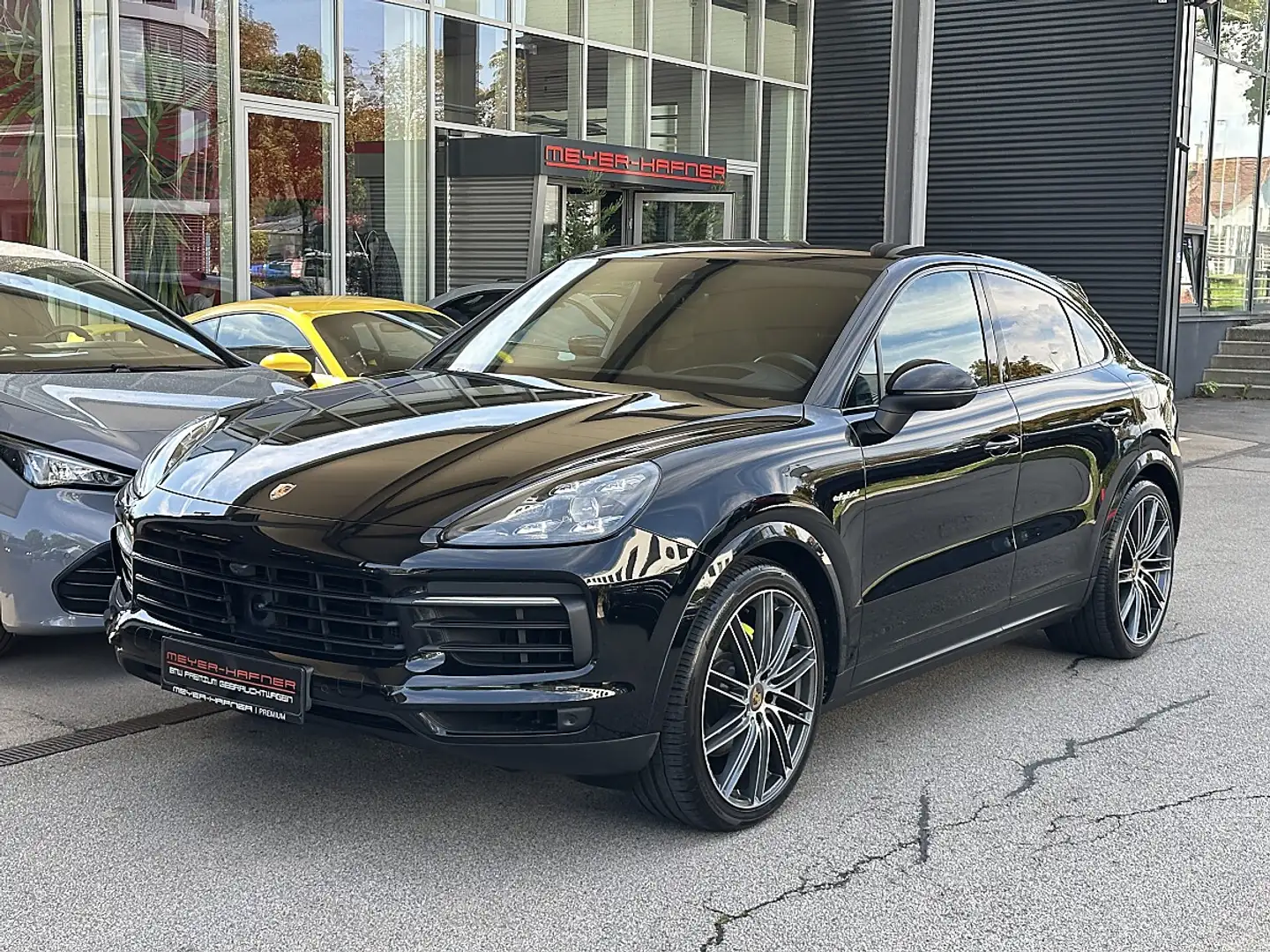 Porsche Cayenne Coupe E-Hybrid PHEV 17,9 kWh Aut. / APPROVED 2027 Schwarz - 1
