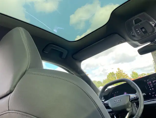 Audi A6 view 12