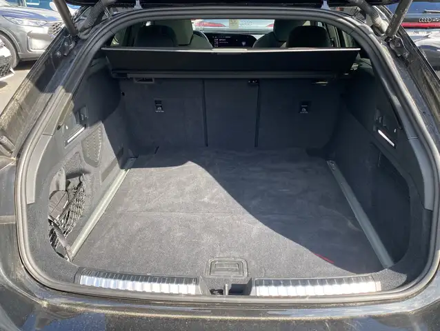 Audi A6 view 7