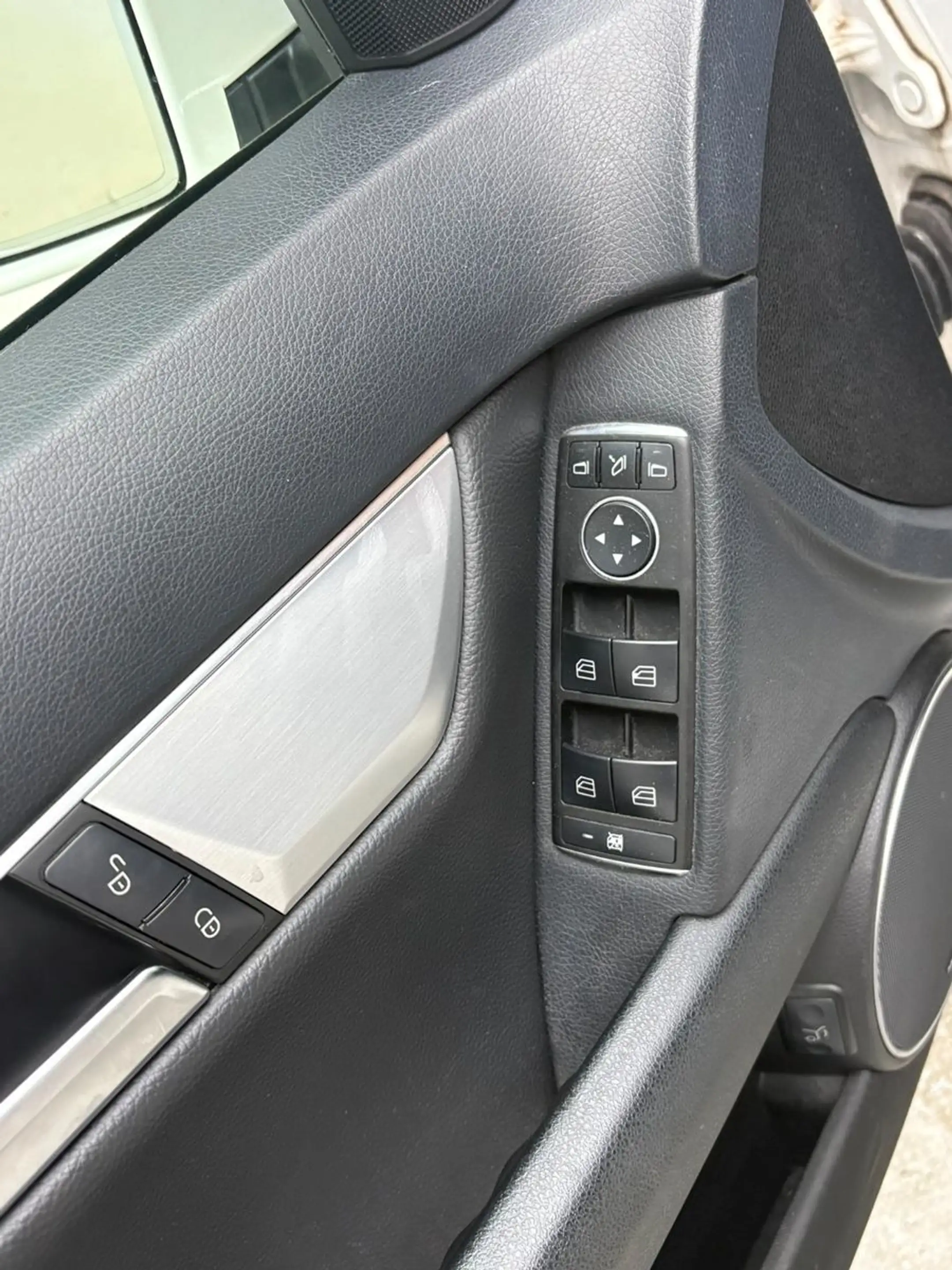 Mercedes-Benz C 250 C 250 CGI BlueEfficiency (204.247) — photo 10