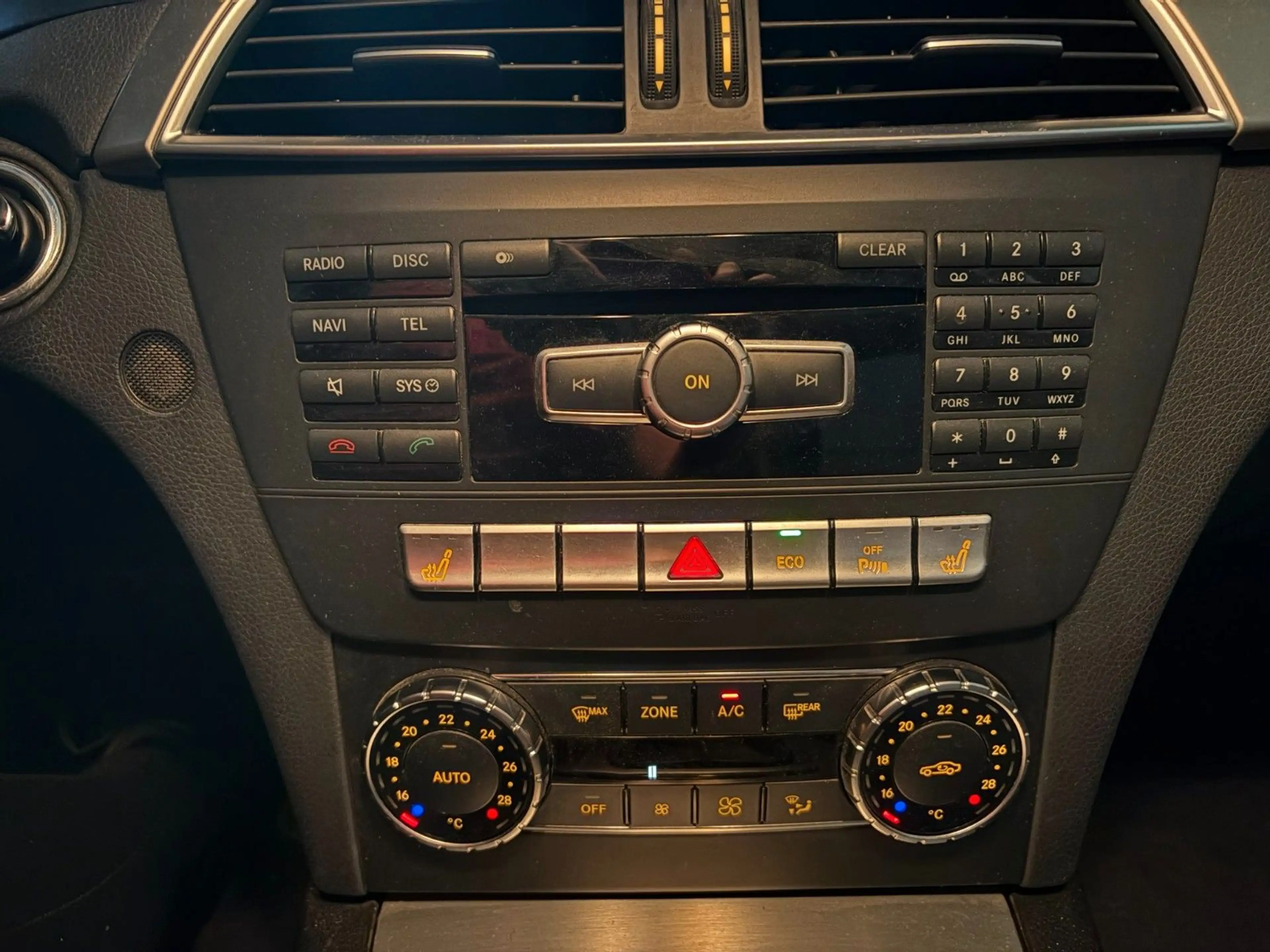 Mercedes-Benz C 250 C 250 CGI BlueEfficiency (204.247) — photo 20