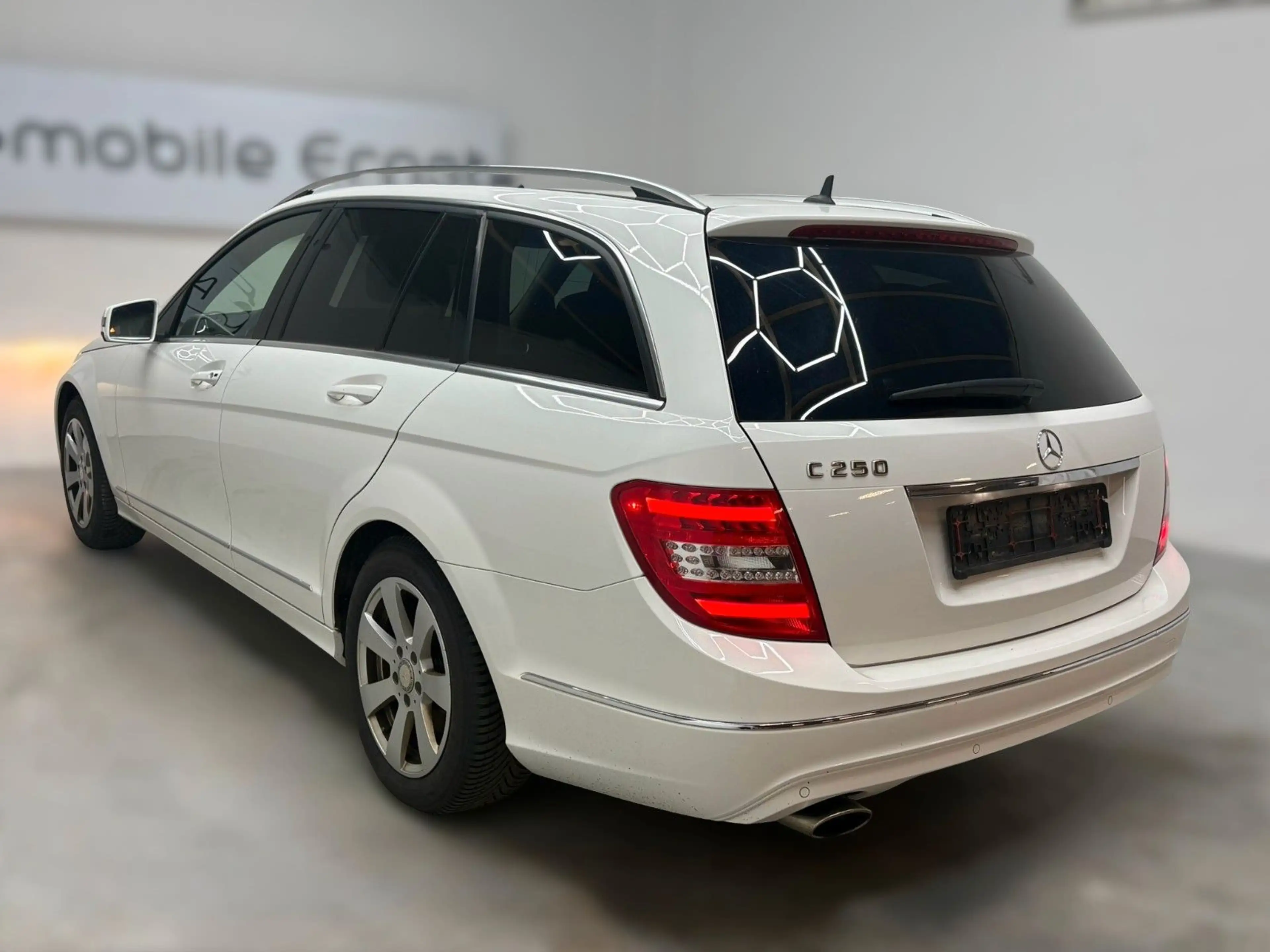 Mercedes-Benz C 250 C 250 CGI BlueEfficiency (204.247) — photo 4