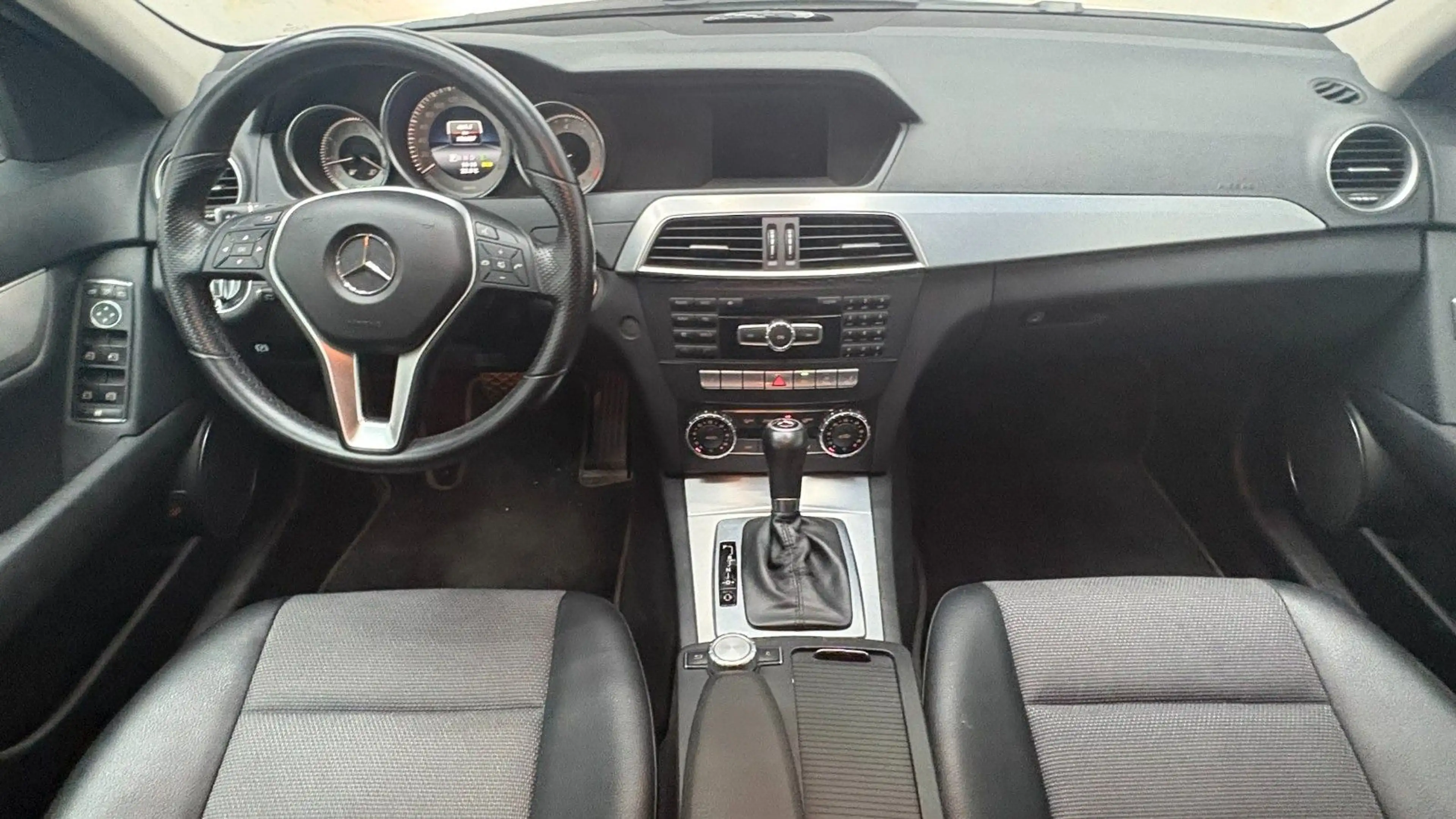 Mercedes-Benz C 250 C 250 CGI BlueEfficiency (204.247) — photo 14