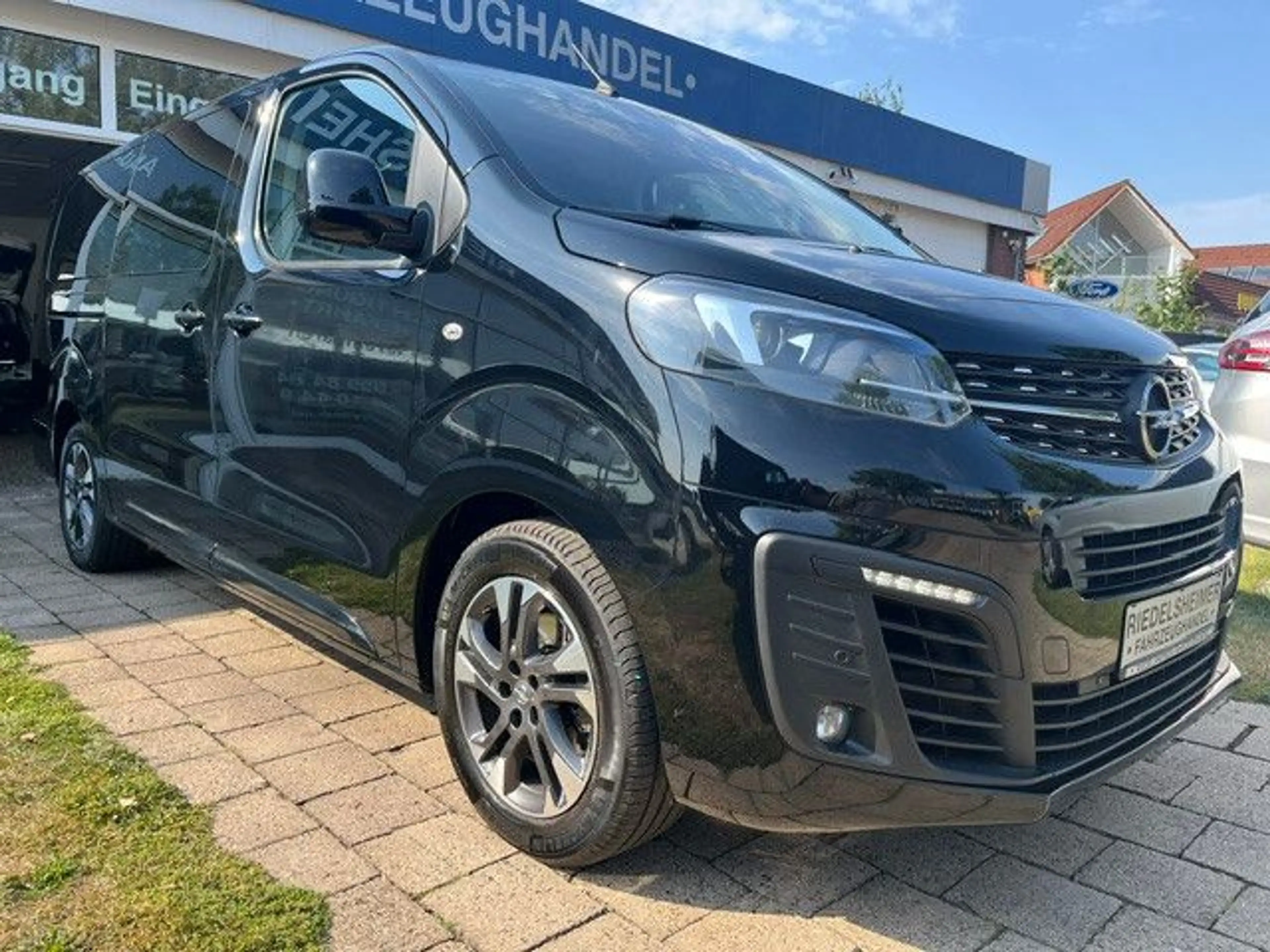 Opel Zafira Life Tour. L3 AUT LEDER NAVI 6-SITZER