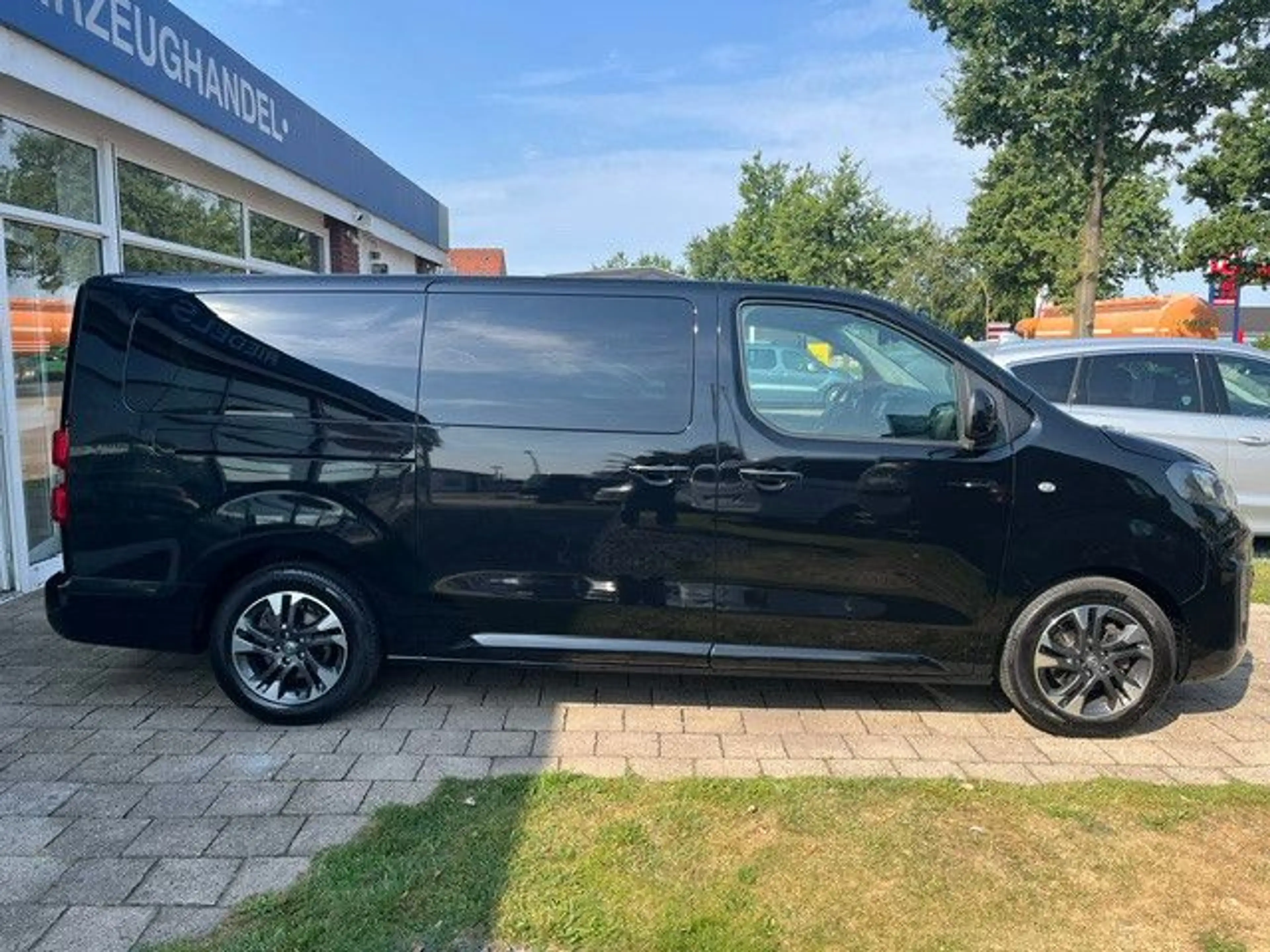 Opel Zafira Life Tour. L3 AUT LEDER NAVI 6-SITZER — photo 2