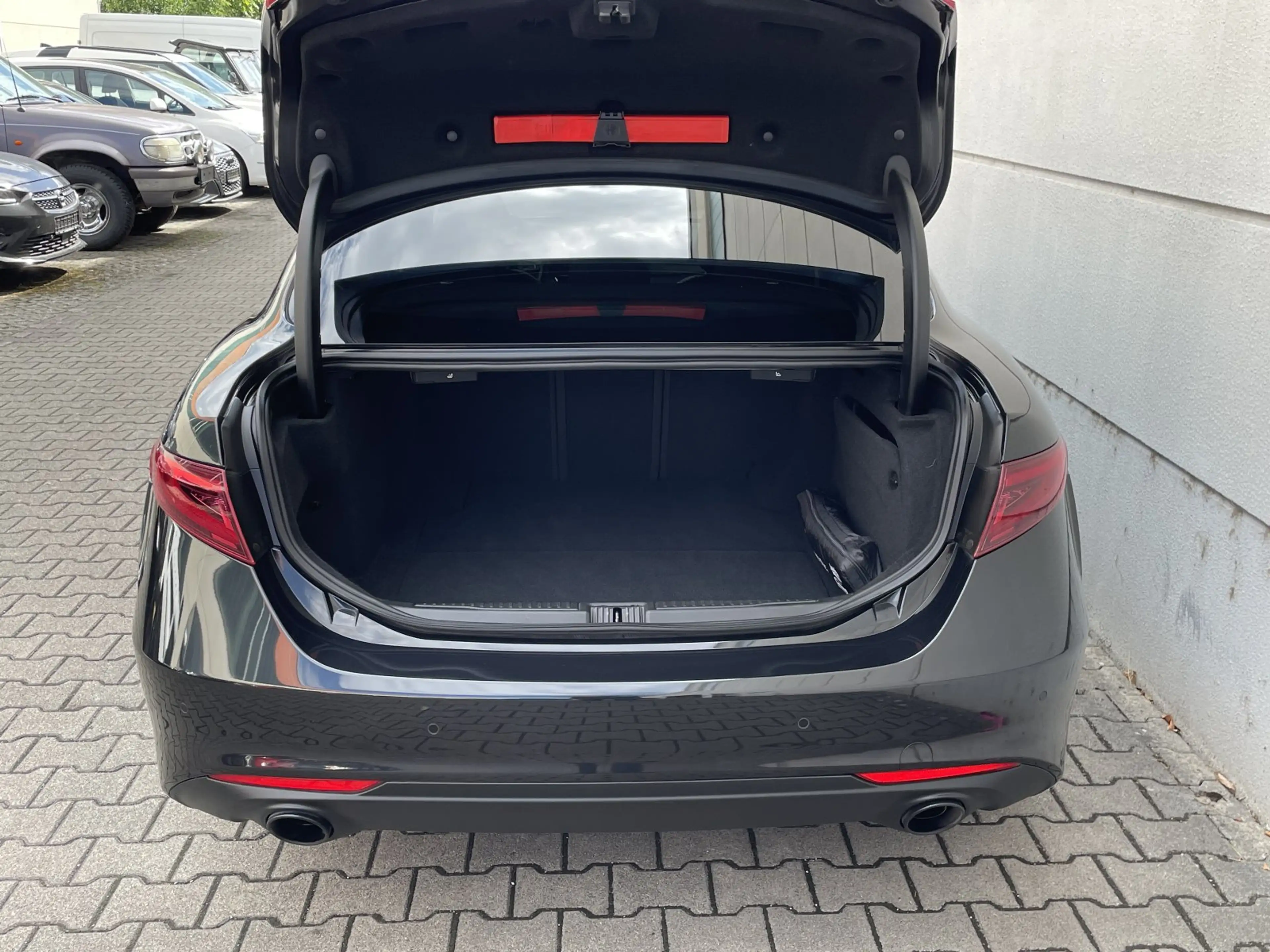 Alfa Romeo Giulia 2.0 16V Turbo Sprint ACC Tmat TotwAss CarPlay And — photo 10