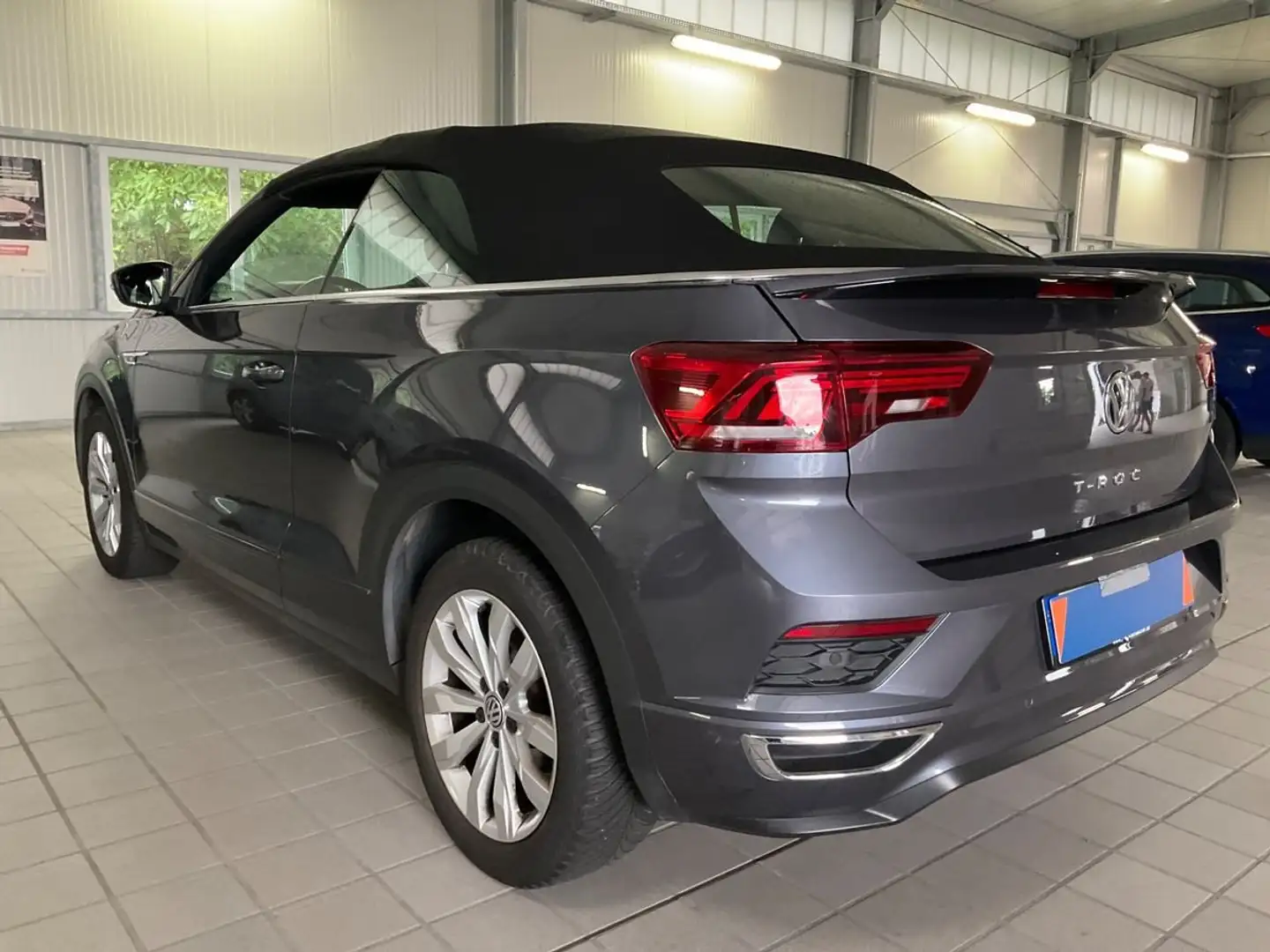 Volkswagen T-Roc 1.5 TSI R-Line DSG u-frei Scheckheft Tuv neu Navi Grau - 2