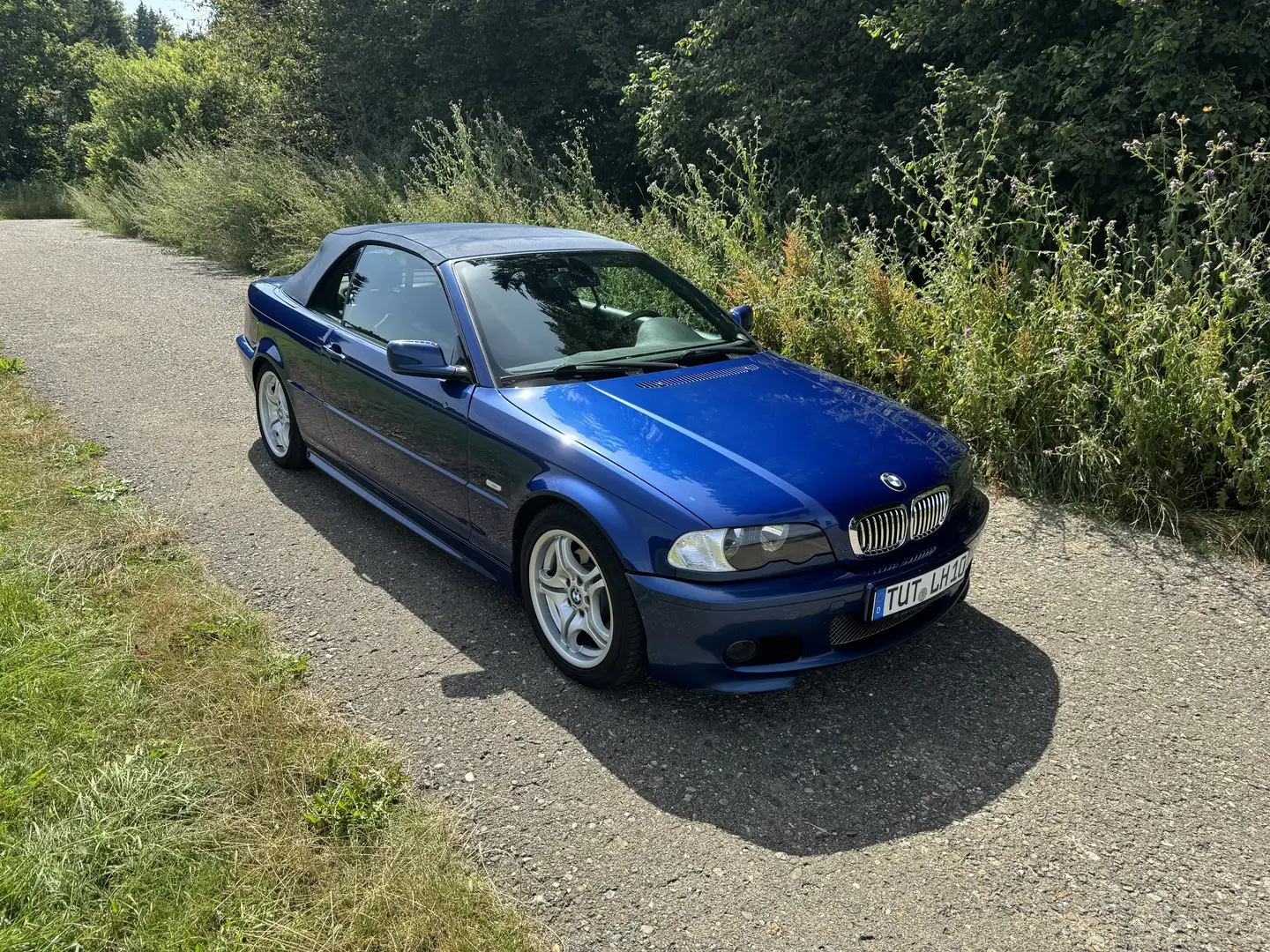 BMW 320 Cabrio*Individual*Le Mans Blau*M-Paket*Sitzheizung Blau - 2