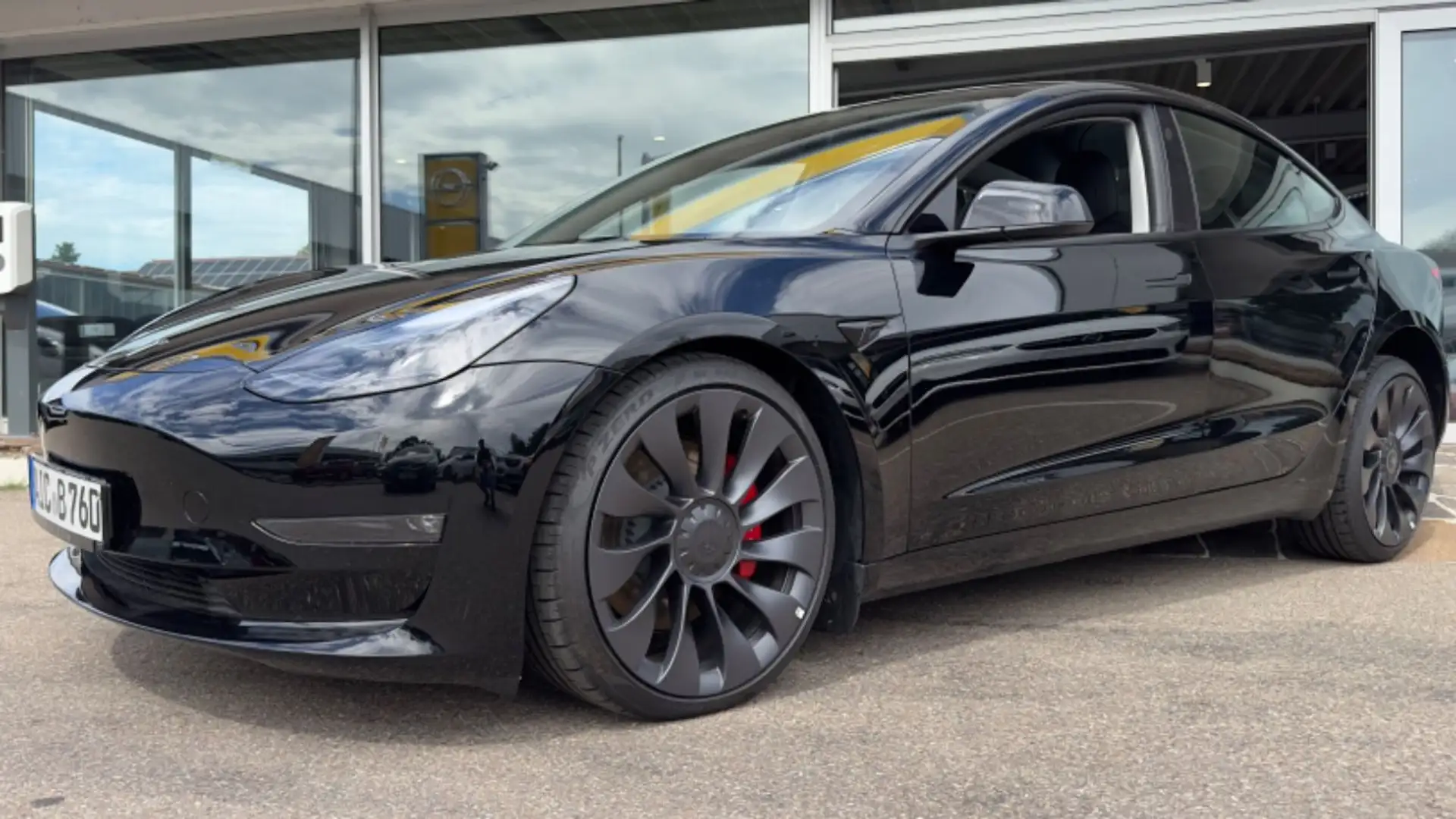 Tesla Model 3 Performance, gratis Supercharging -10tkm Black - 1