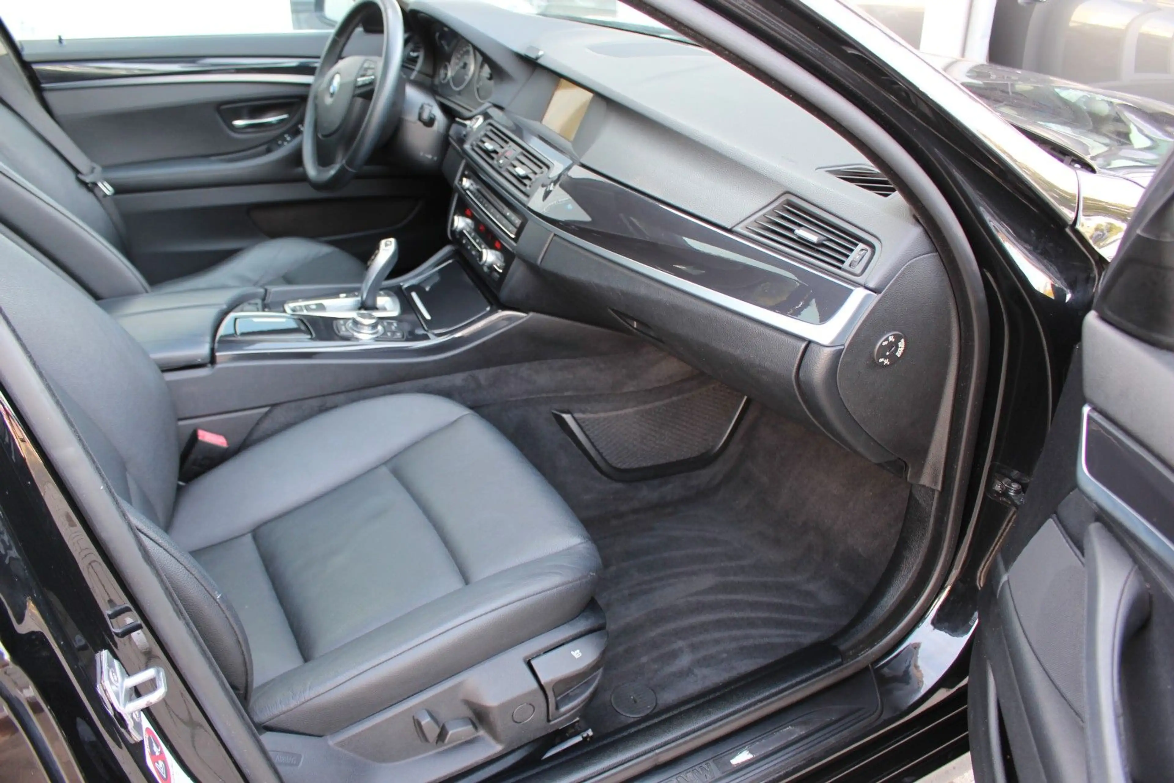 BMW 520 d Touring Autom.+1.Hand+Pano+Schiebed.+Kamera — photo 13