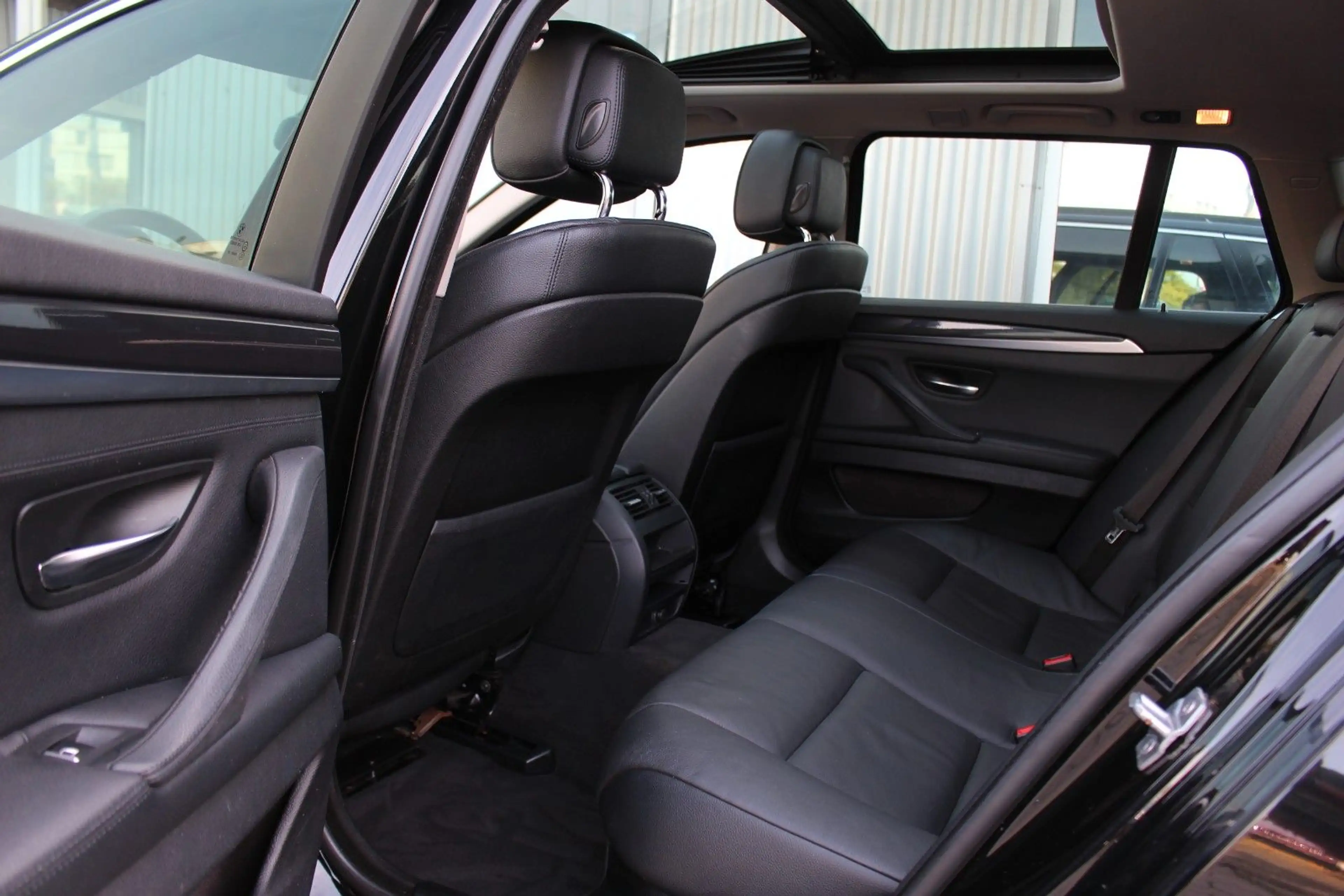 BMW 520 d Touring Autom.+1.Hand+Pano+Schiebed.+Kamera — photo 11