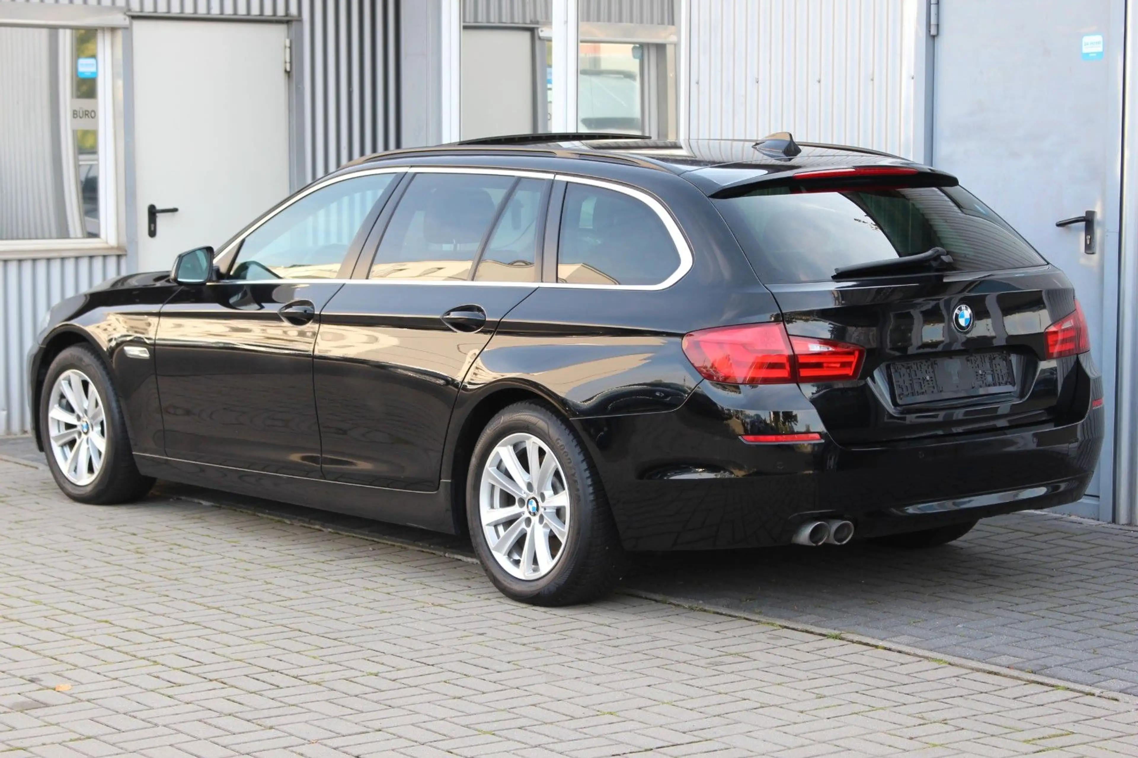 BMW 520 d Touring Autom.+1.Hand+Pano+Schiebed.+Kamera — photo 3